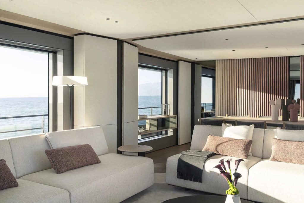 Azimut Grande 36M — Fluid spaces