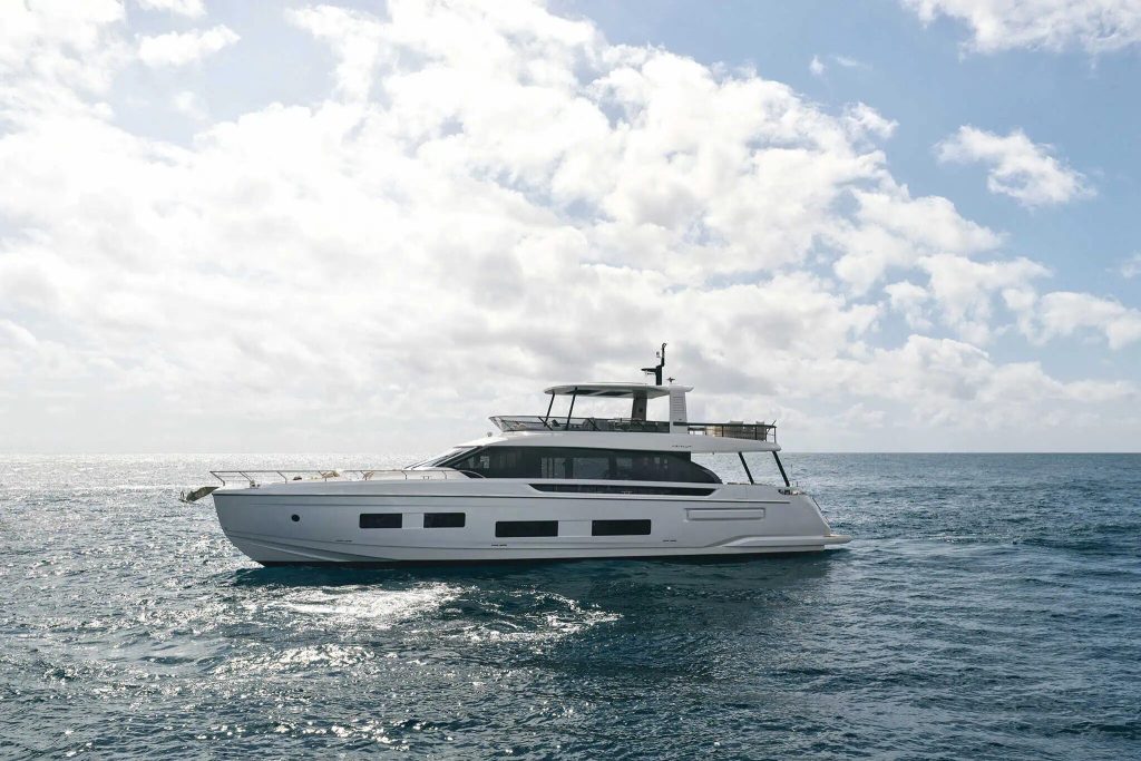 Azimut Fly 82