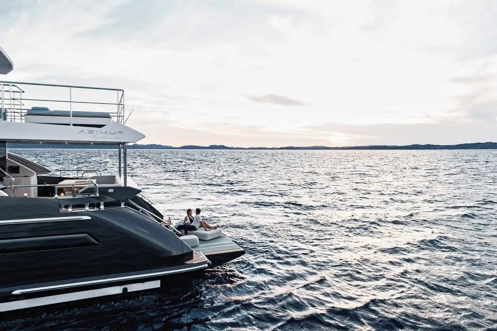 Azimut Grande 27M — Exterior design