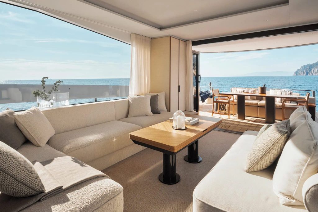 Azimut Seadeck 7 — Interior design