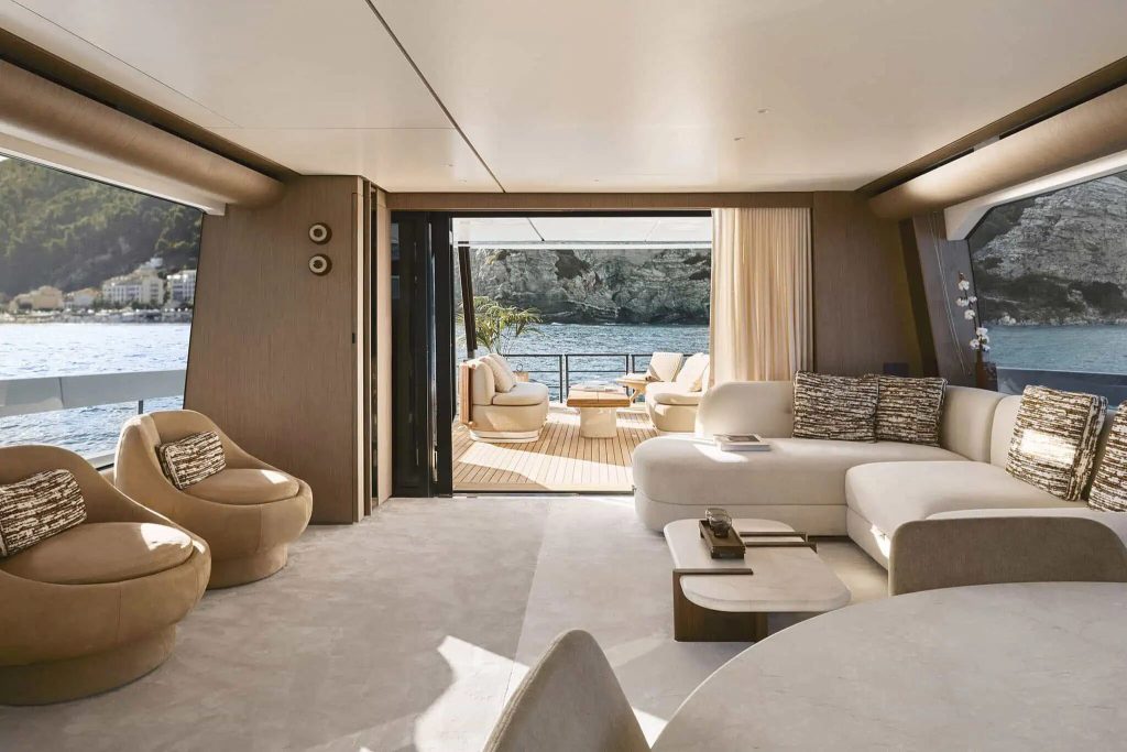Azimut Fly 82