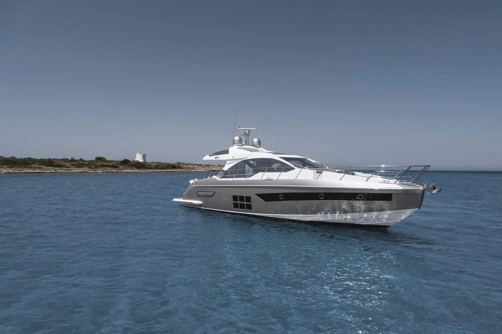 Azimut S yacht at speed
