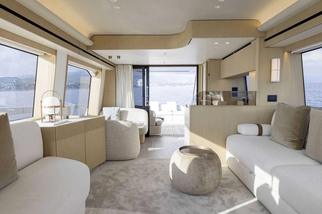 Azimut Fly 62 — Interior design