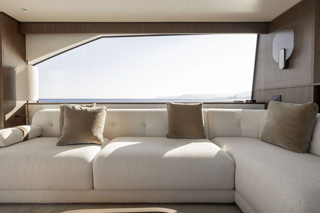 Azimut Fly 72 — Interior design