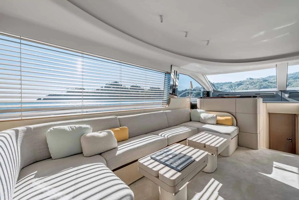 Azimut Fly 68 — Interior design