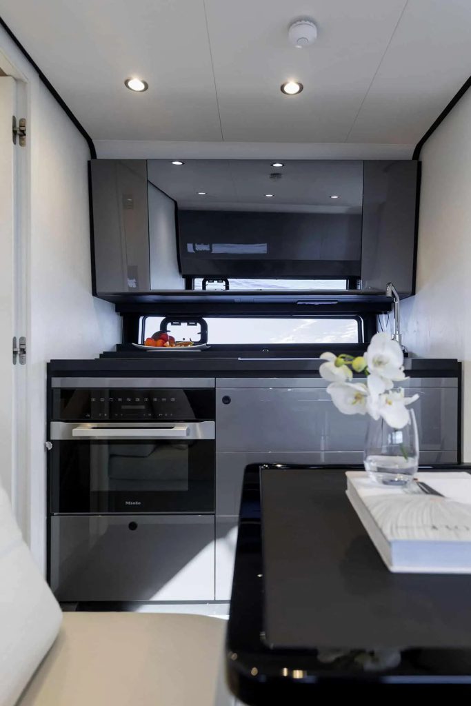 Azimut Verve 48