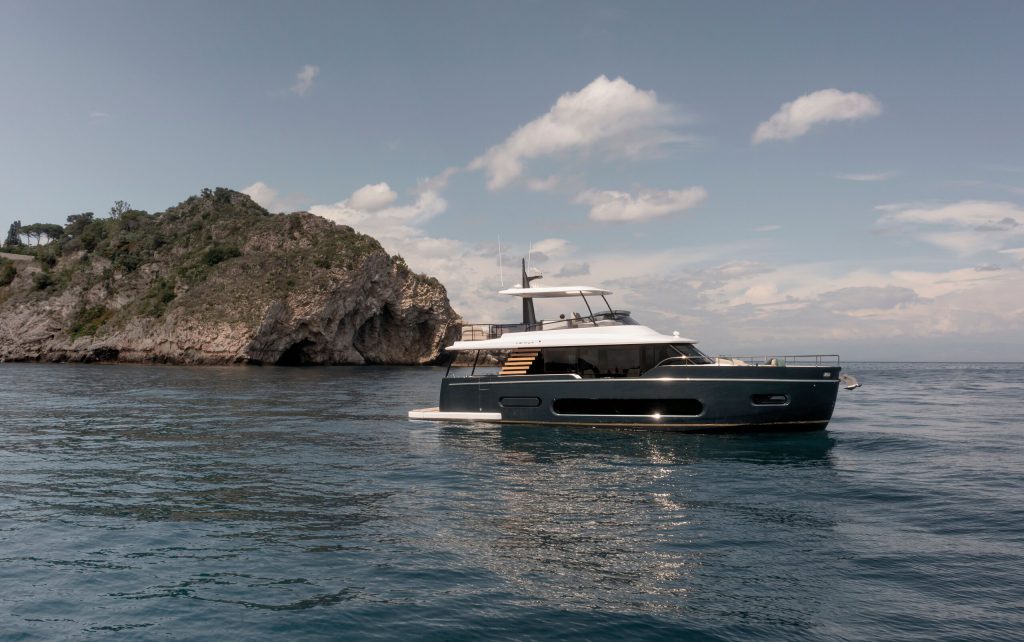 Azimut Magellano yacht at sea