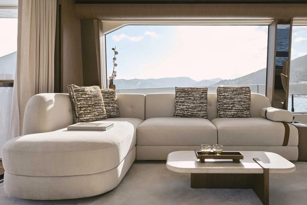 Azimut Fly 82