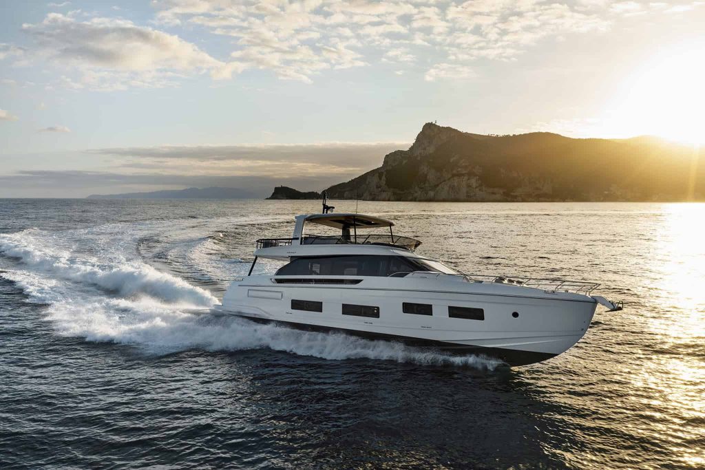 Azimut Fly 82