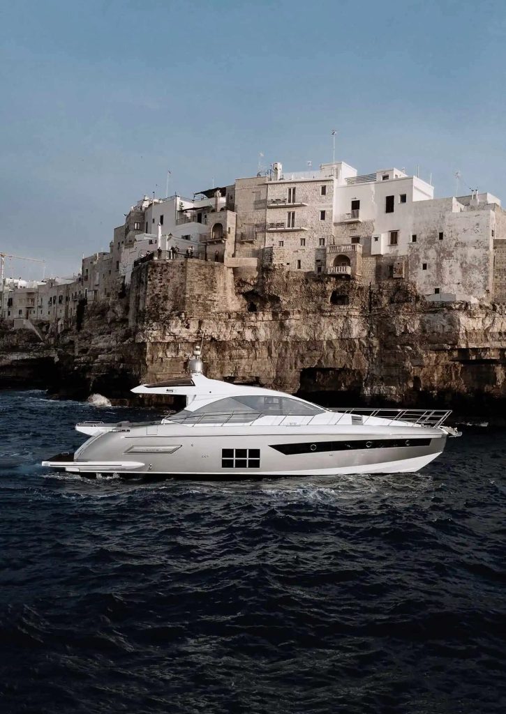 Azimut S6 exterior profile