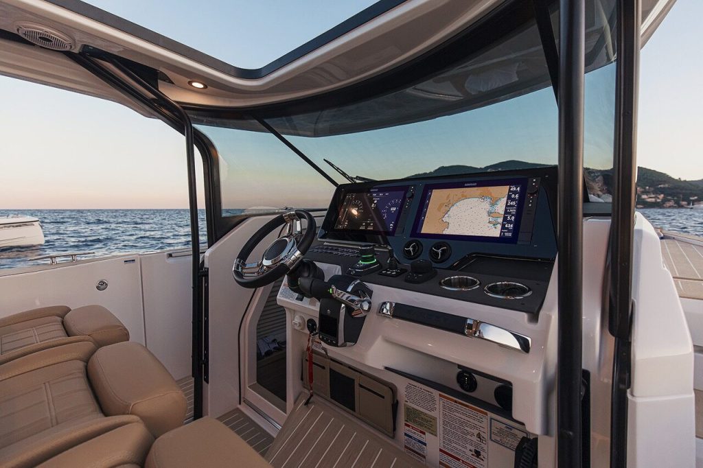 Saxdor 400 GTS — Driver-centric helm