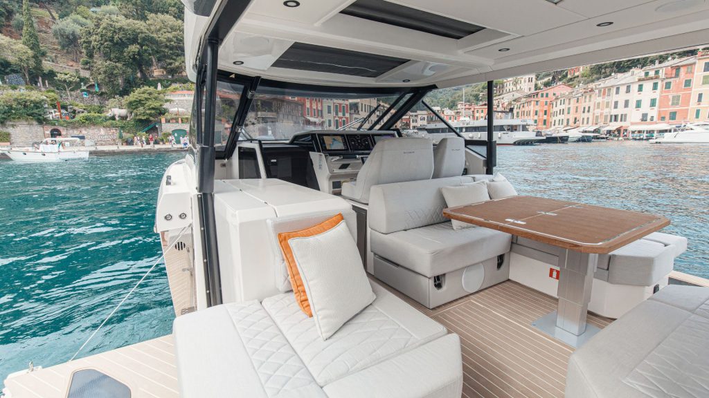 Saxdor 400 GTO lifestyle view