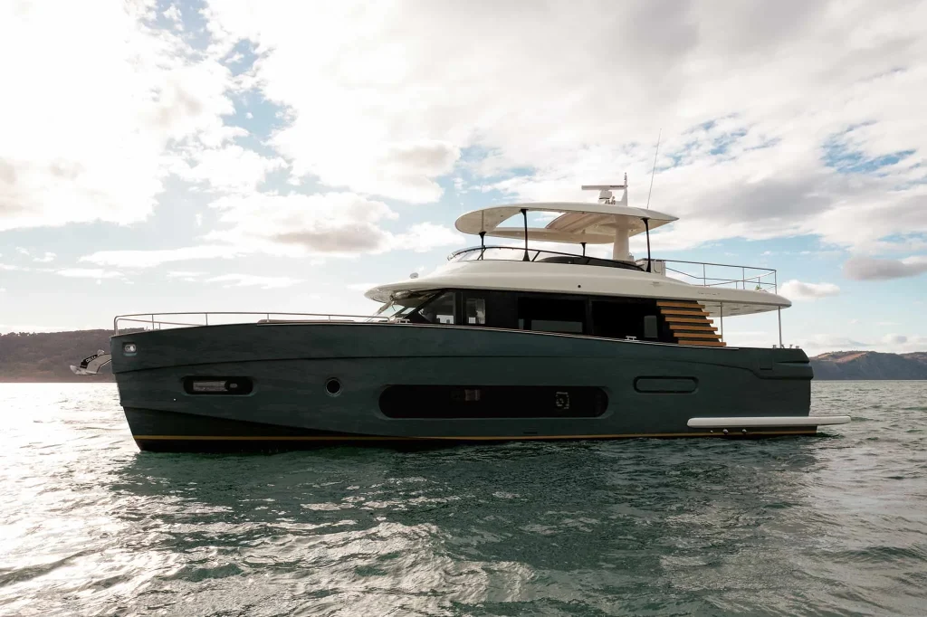 Azimut Magellano 66 — photo 1