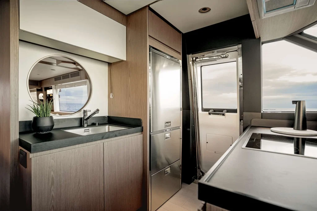 Azimut Magellano 66 — photo 10