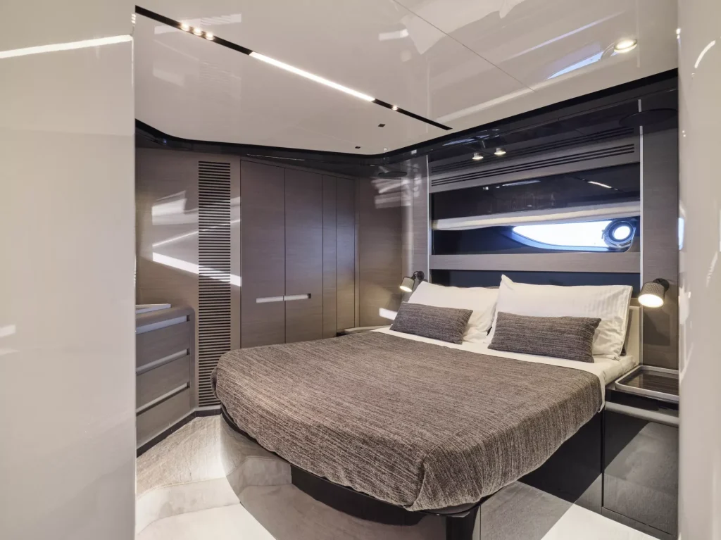 Azimut S10 2021 — listing image 25