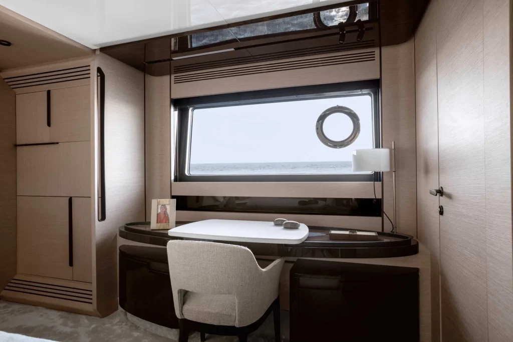 Azimut S10 2022 — listing image 32