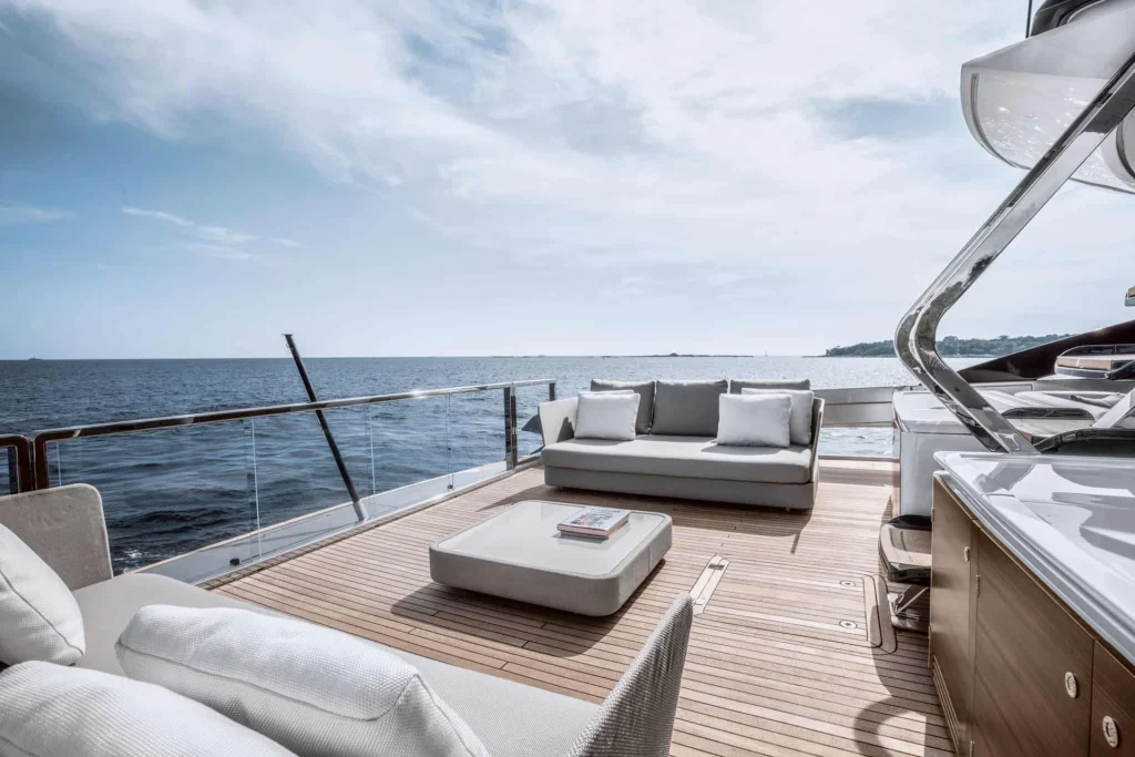 Azimut S10 2022 — listing image 2
