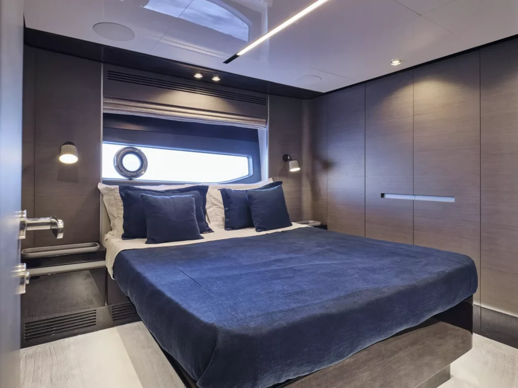 Azimut S10 2021 — listing image 24