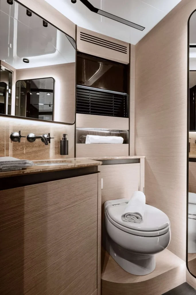 Azimut S10 2022 — listing image 35