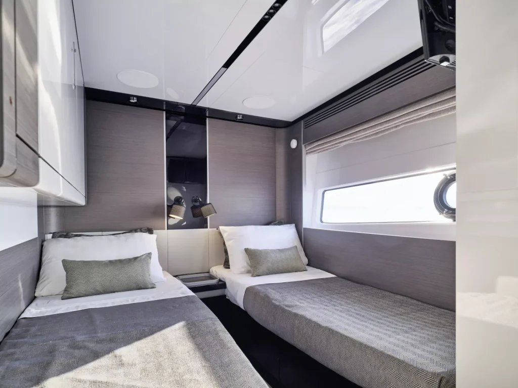 Azimut S10 2021 — listing image 27