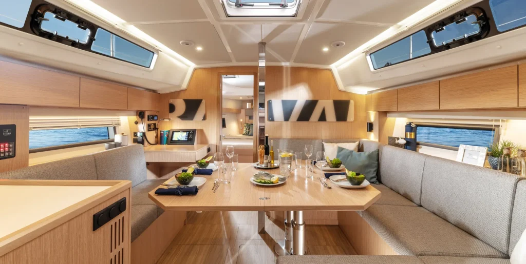 Bavaria C42 — photo 9