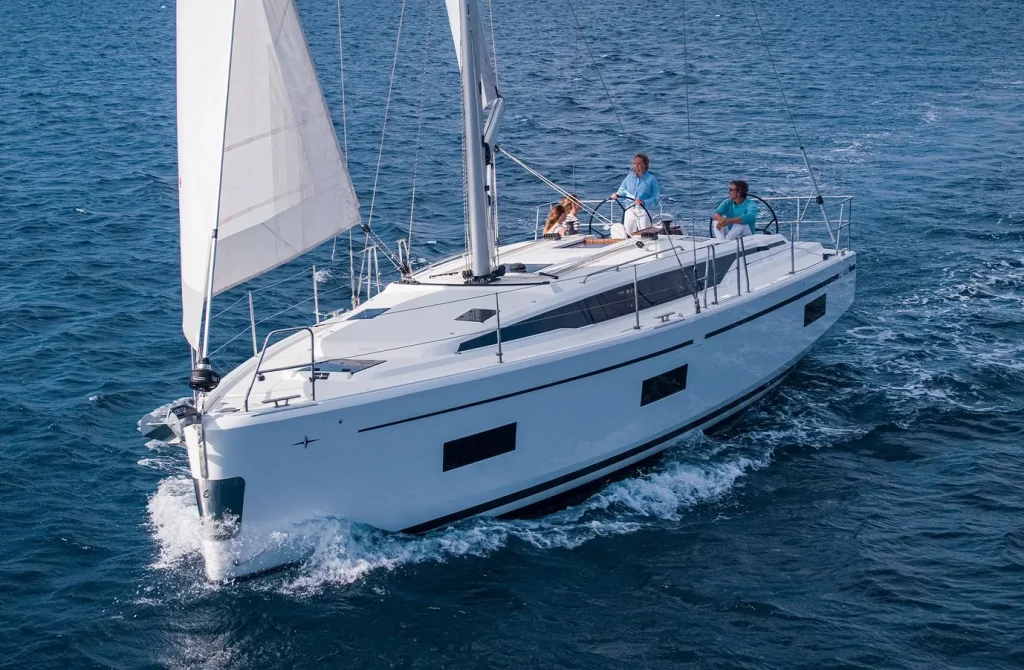 Bavaria C42 — photo 5