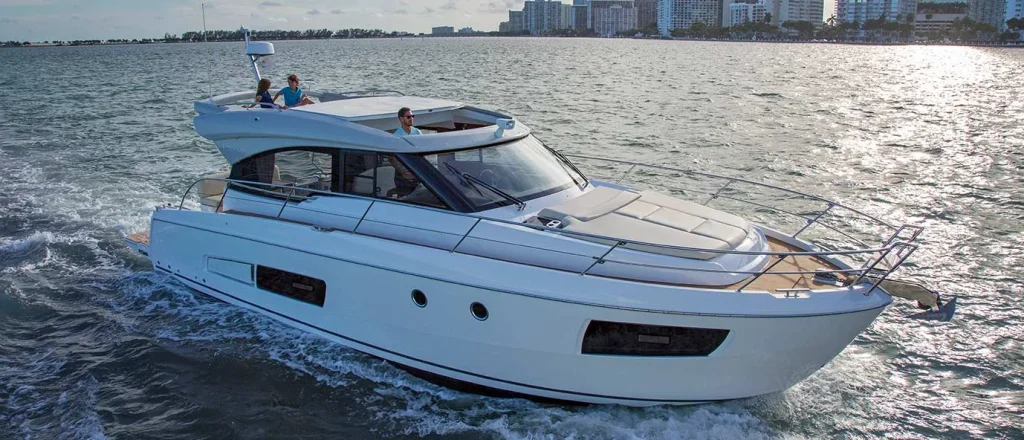 Bavaria VIRTESS 420 — Coupé roof